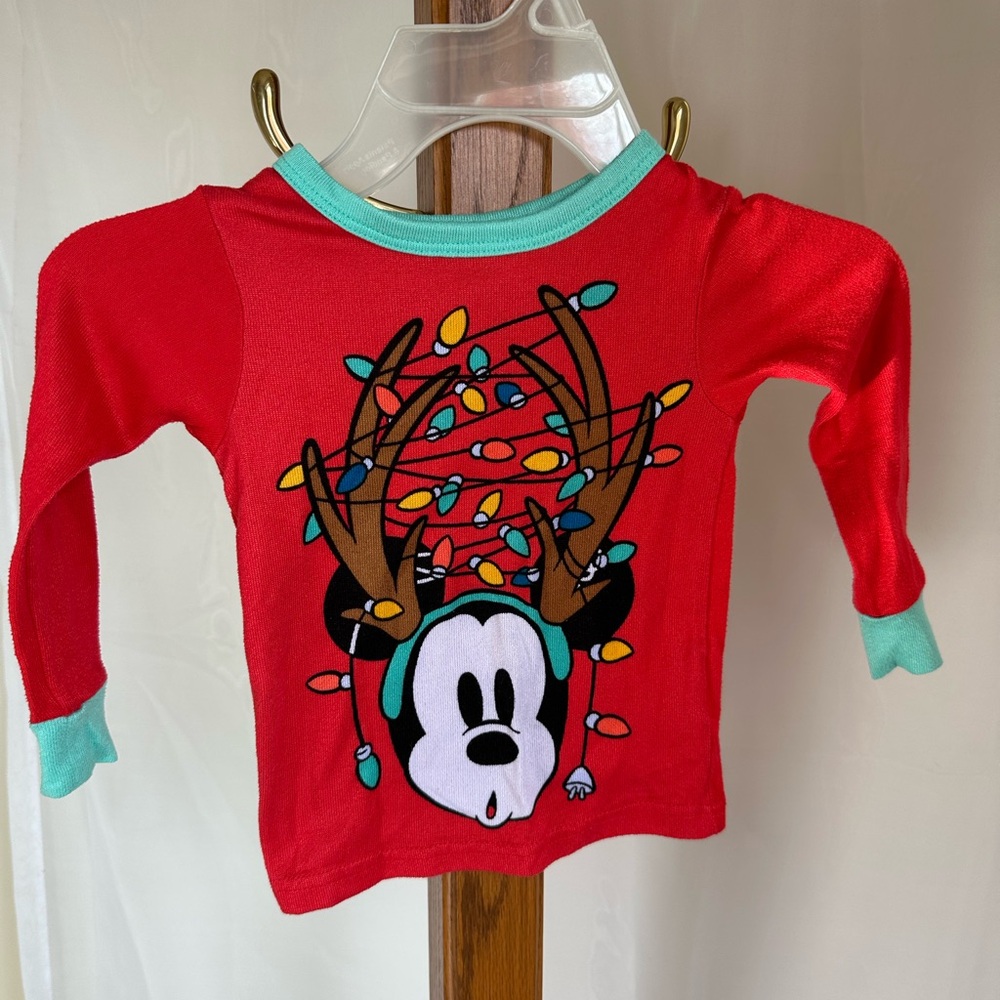 Vintage Disney Mickey Mouse Reindeer Christmas Long Sleeved Red Tee Kids Size 3T